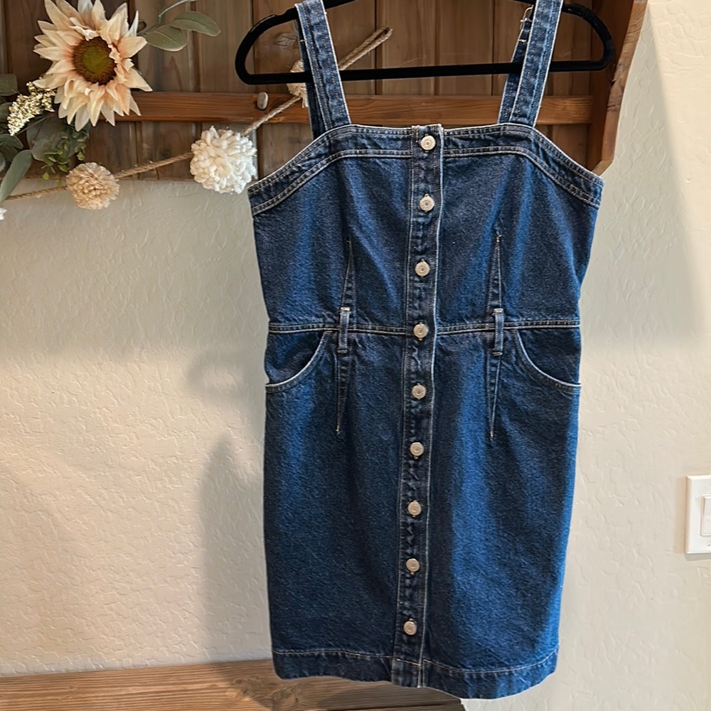 Brand new Denim Levi button down dress with pockets and belt loops